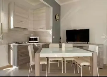 Centro - A Pochi Passi Dal Mare E Dalla Stazione Апартаменты Лоано